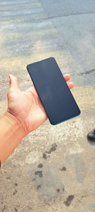 Uta srochnie Xiomi poco F 2 pro 6+5/128 gb