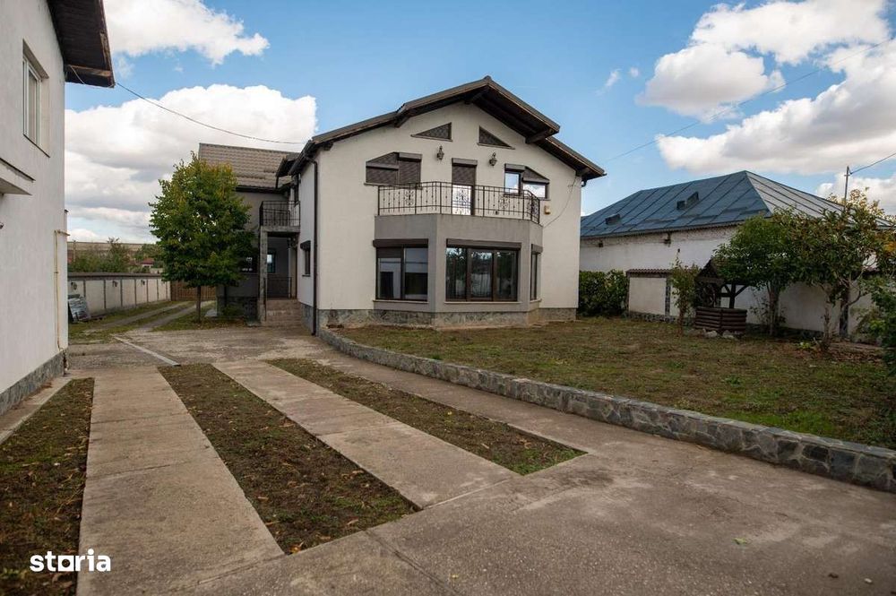 Proprietate la cheie 800€m2 : 2 Case + 2000m2 teren