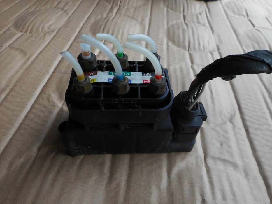 Разпределител за въздушно окачване , клапан и airmatic от Мерцедес