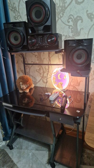 Компьютерный стол