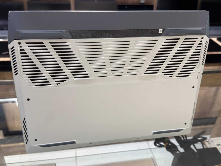 DELL G15 15,5"FullHD 120hz Ryzen 7 5800H ram 16 ssd 512 RTX 3050Ti 4Gb
