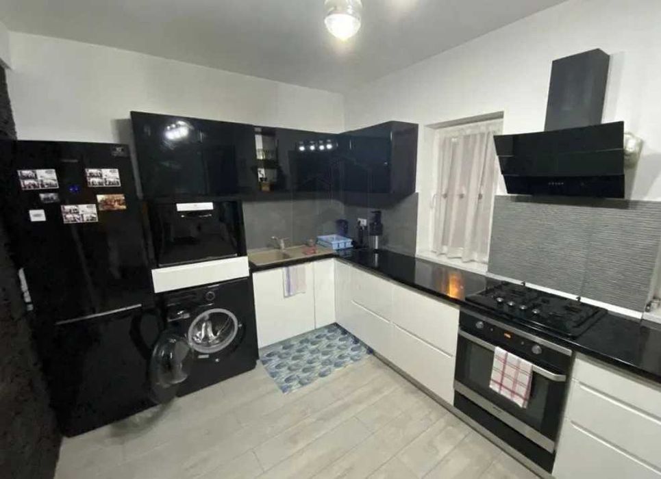 Дава се под наем Тристаен апартамент в Пловдив, Прослав - 88 кв.м за 275.4 € - Снимка #2