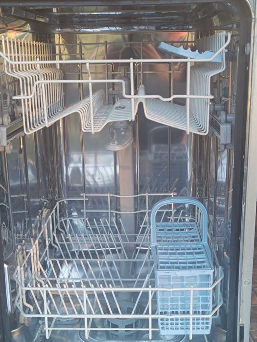 Masina de spalat vase Indesit