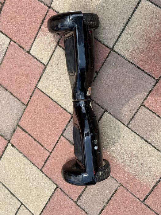 Hoverboard negru cu telecomandă – Distracție garantată la preț mic!