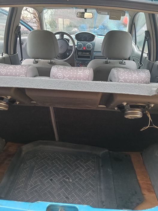 Vând Chevrolet Spark