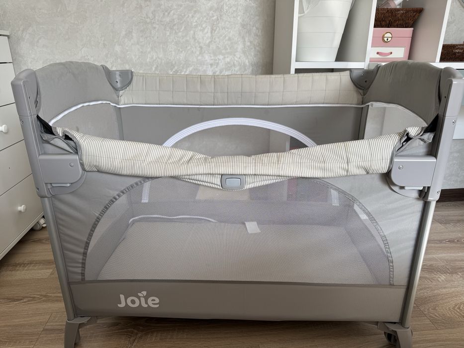 Кроватка манеж Joie Kubbie Sleep Wheat
