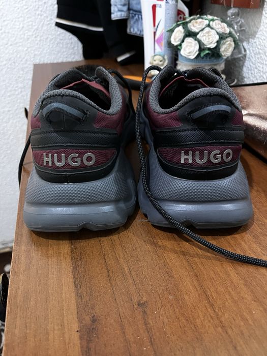Продавам обувики HUGO носени са един път просто ми са големи