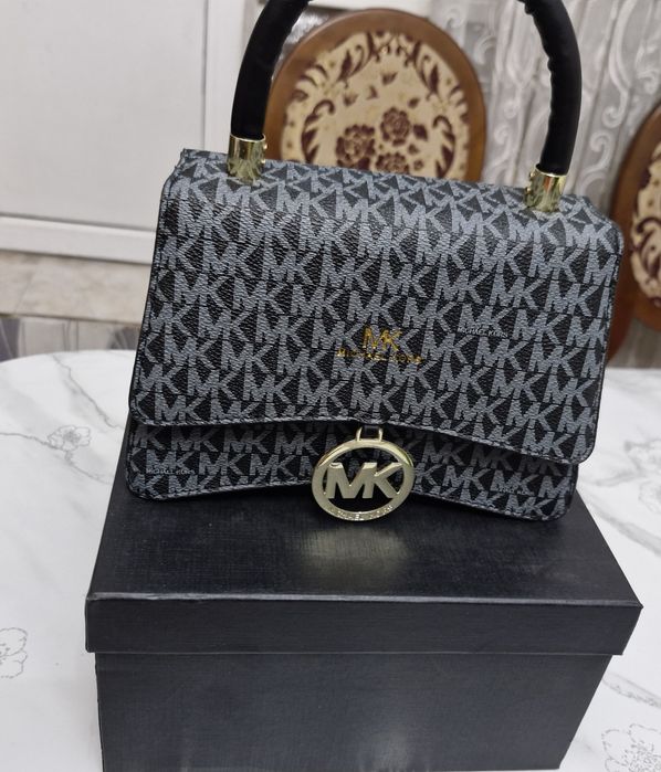 Продаю брендовые сумки