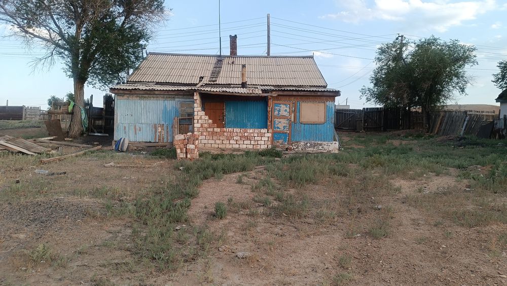 Шашубай кентінде жер үй сатылады. Үй ескі болғанымен жері үлкен.