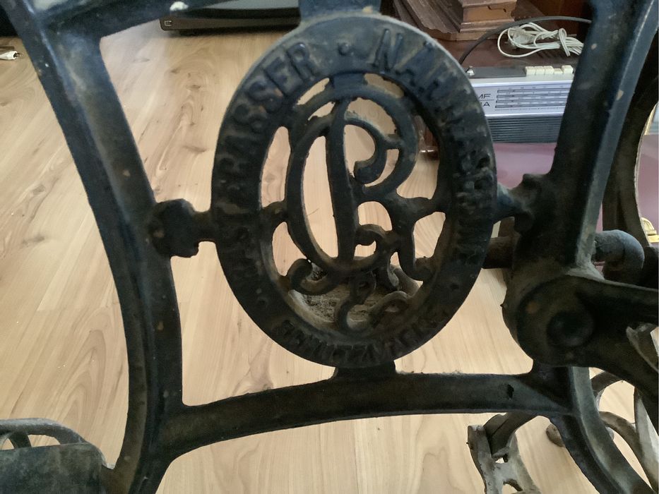 Masina de cusut, frumoasa