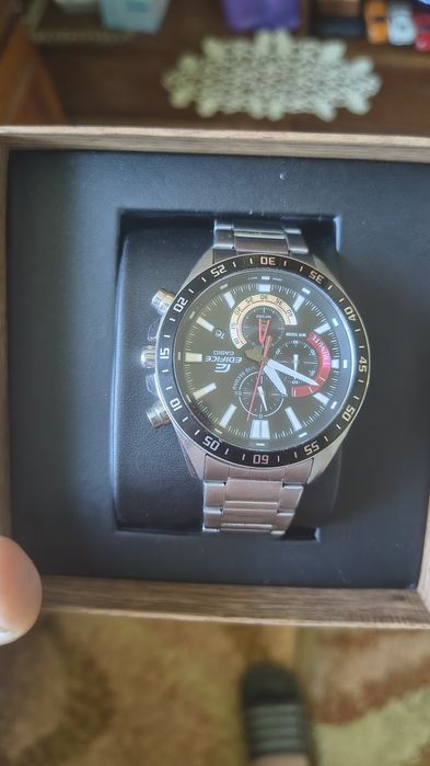 Vând ceas Casio Edifice
