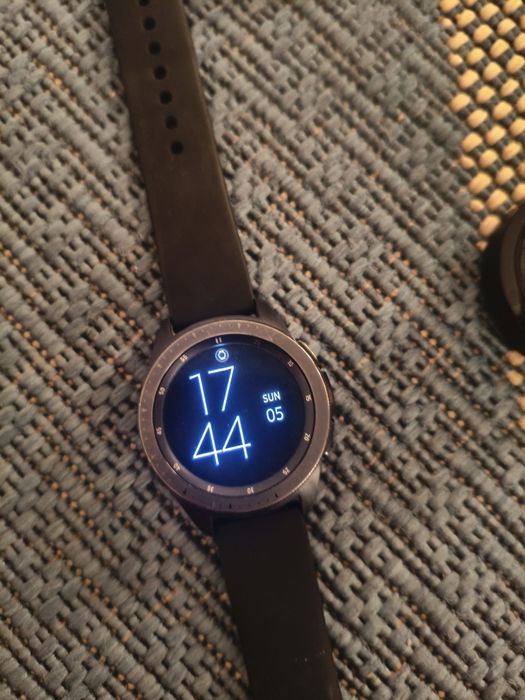 Продам часы Samsung watch