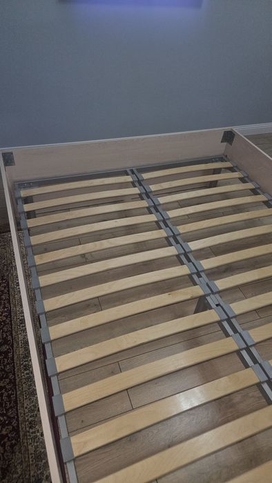 Продам 2х спальную кровать