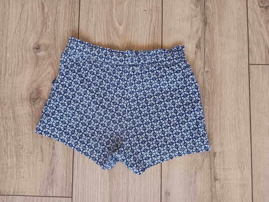 Къс панталон H&M размер 110/116 см