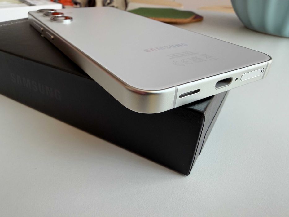 Samsung Galaxy S24 - 128 GB - като нов