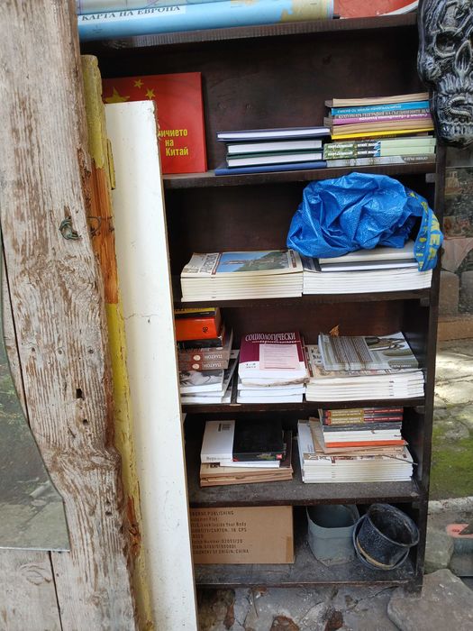 нови и антикварни книги на открито
