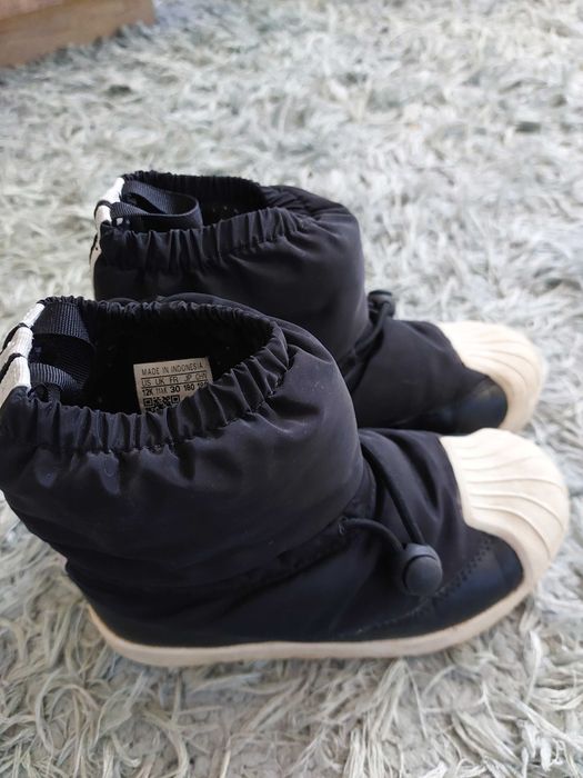 Водонепромокаеми Adidas детски ботушки, номер 30