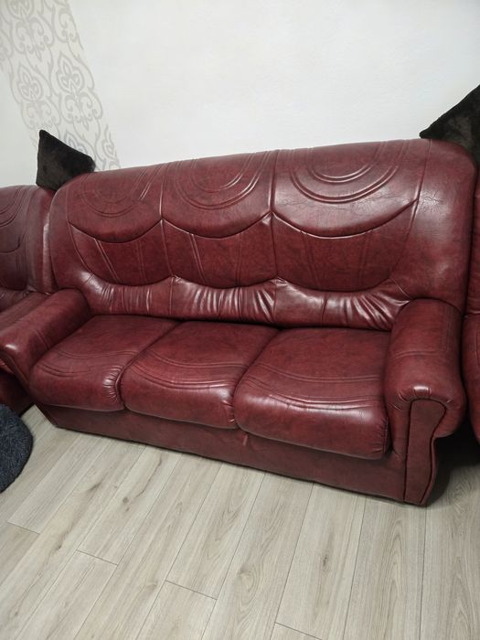 Vind doua fotoli plus o canapea