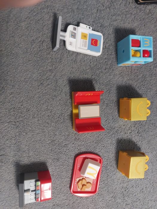 Jucării happy meal