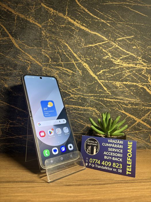 Samsung Galaxy Z Flip 6/512 GB/Garantie 2 Ani Centrul De Telefoane /Rate