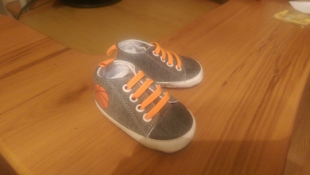 продаю детские башмачки (НОВЫЕ)