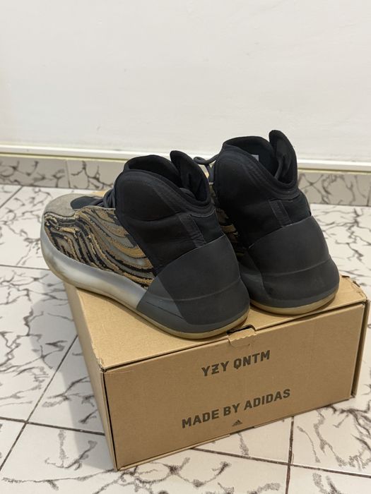 Adidas YEEZY  Qntm