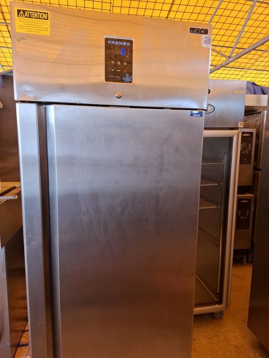 Frigider inox cu geam
