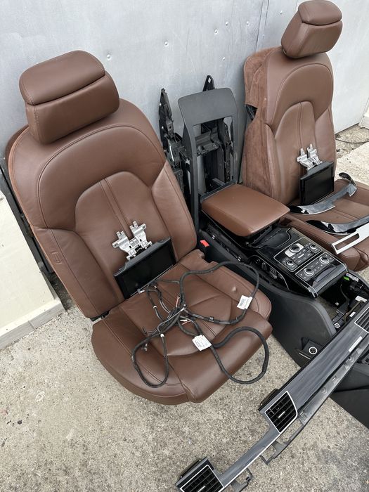 Audi A8 D4 бизнес салон