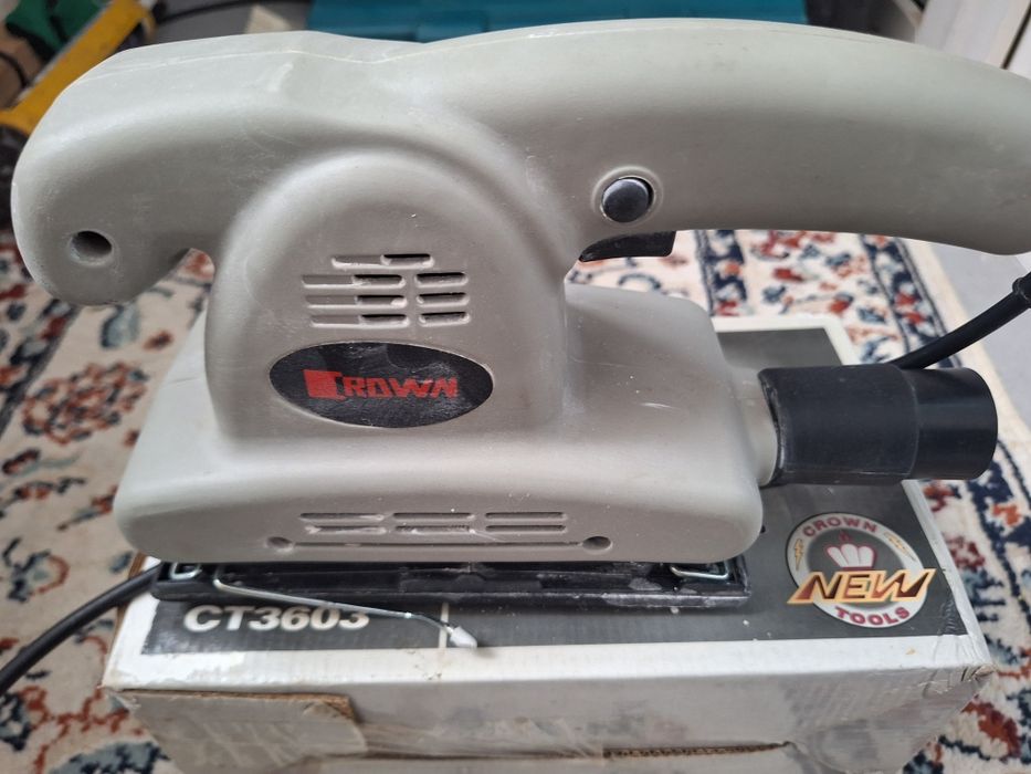 Шлифовальная  машинка