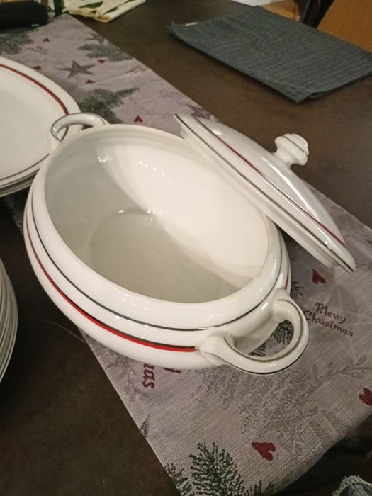 Подарявам порцеланов  сервиз