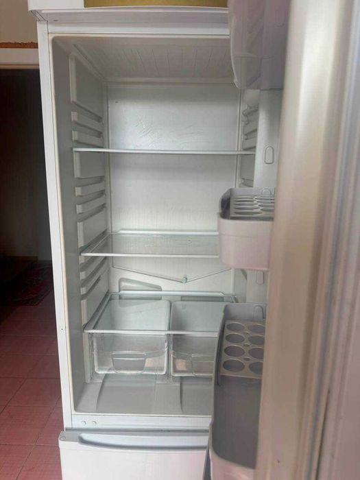 Продается БУ Холодильник Indesit