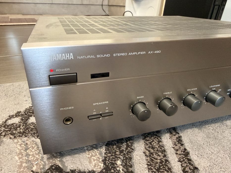 Yamaha AX-490 Стерео усилвател