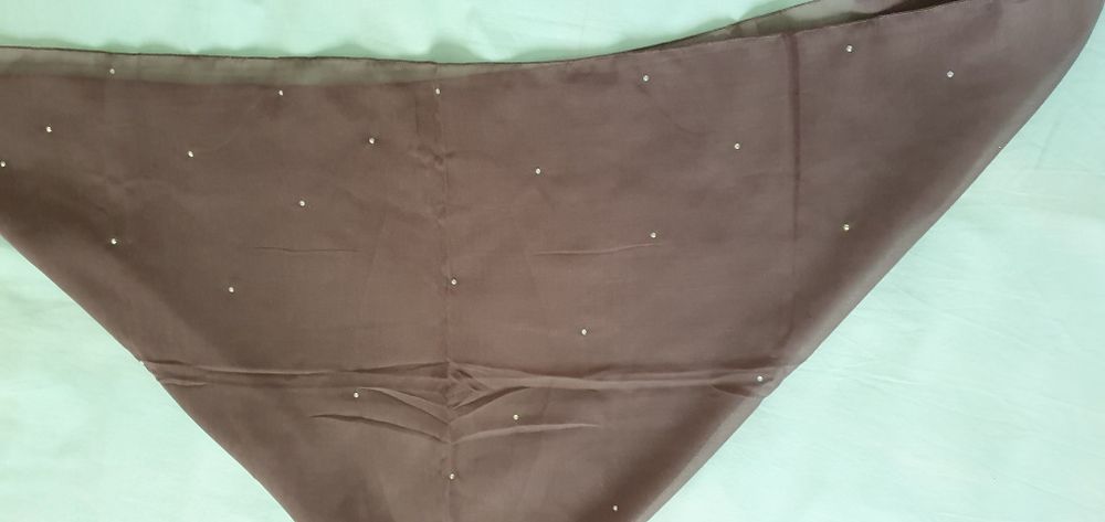 Кърпа, забрадка за глава с камъчета