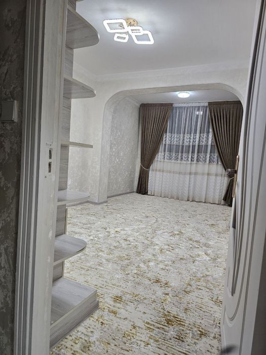 3х комнатная квартира Микрорайон