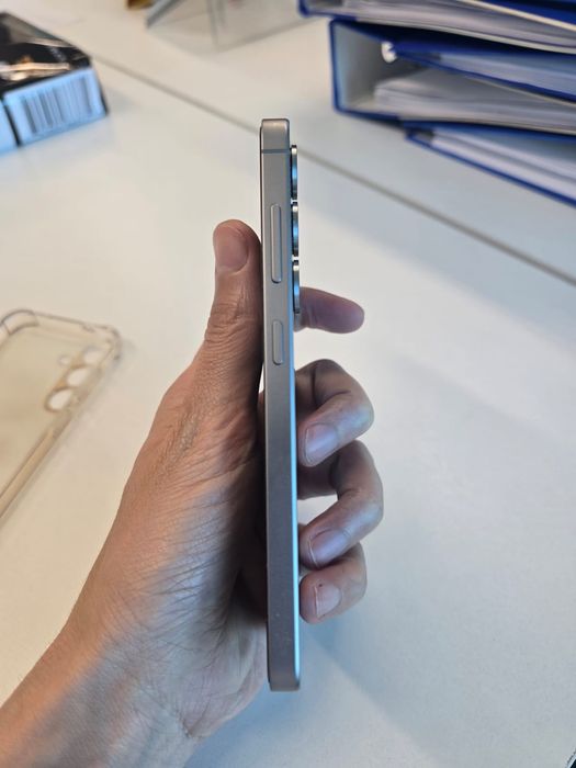 Продам смартфон самсунг S25