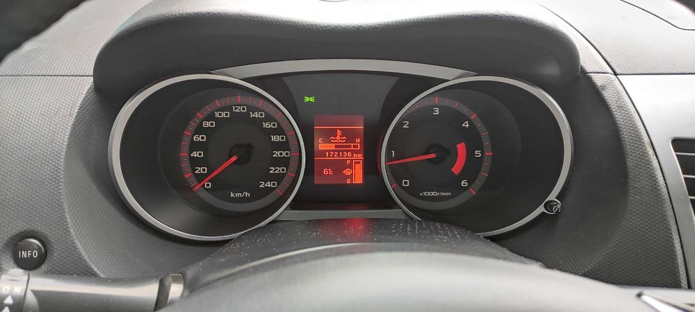 Mitsubishi Outlander II, 180.000 km, 7 locuri, 4x4