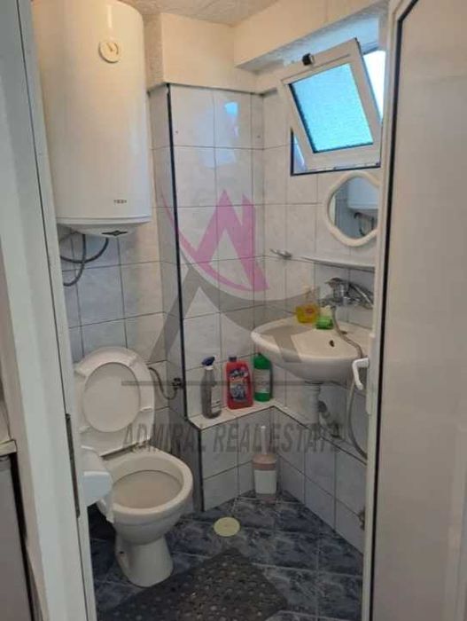 Дава се под наем Двустаен апартамент в Варна, Център - 40 кв.м за 350 € - Снимка #2