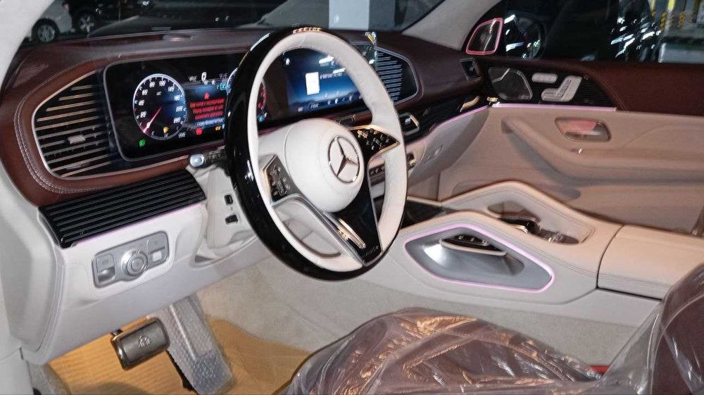 Mercedes-Benz Maybach GLS 600 год 2025