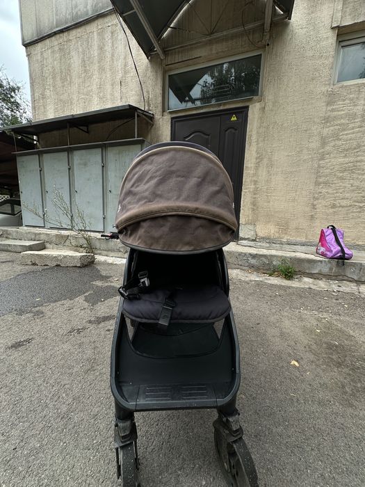 Продам двухместную коляску