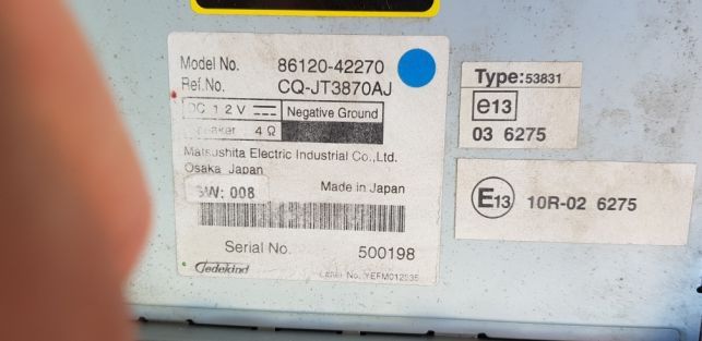 Vand radio cd Toyota Rav 4 din 2005-2011 cu intrare auxiliara.