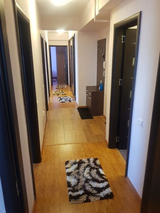Proprietar închiriez apartament 3 camere  600 €