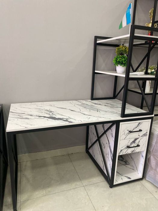 Zamonaviy loft uslubdagi mebel. Stol, stul, parta