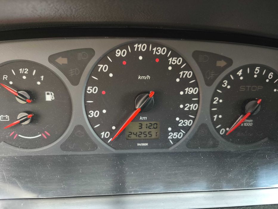 Продавам Ситроен С5 серия I 2003 г.2000 HDI 107 к.с.