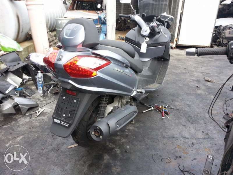 Сим Макссим(Sym Maxsym)400 i на- части