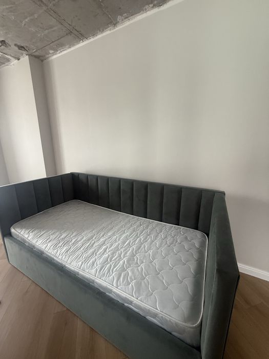 Продам кровать , размер 200*90