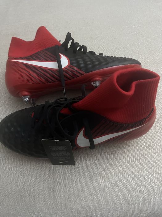 Бутонки Nike Magista