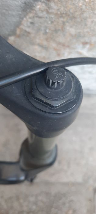 Вилки  Rock Shox Lyrik 29" и  Recon SL-26"