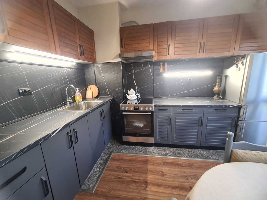 Тристаен апартамент под наем в ж.к. Изток