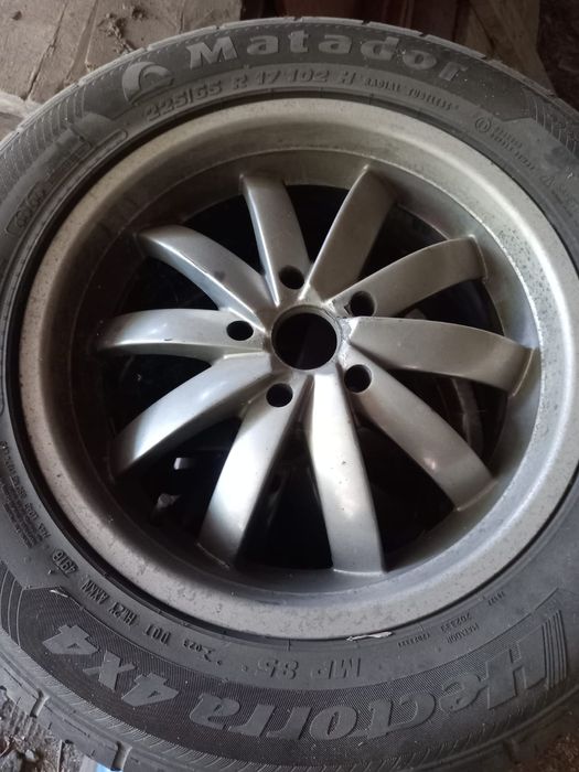 Продам шины  с диском