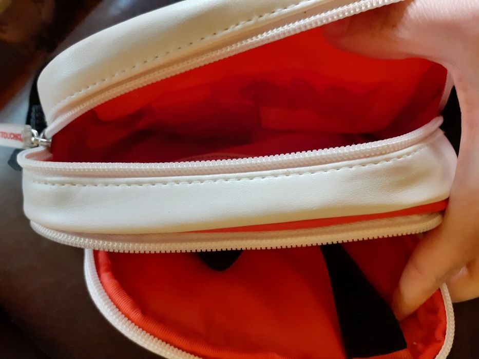 Borseta noua , cu 2 buzunare